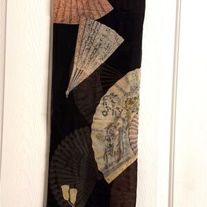 Stylish Fan Motif Scarf